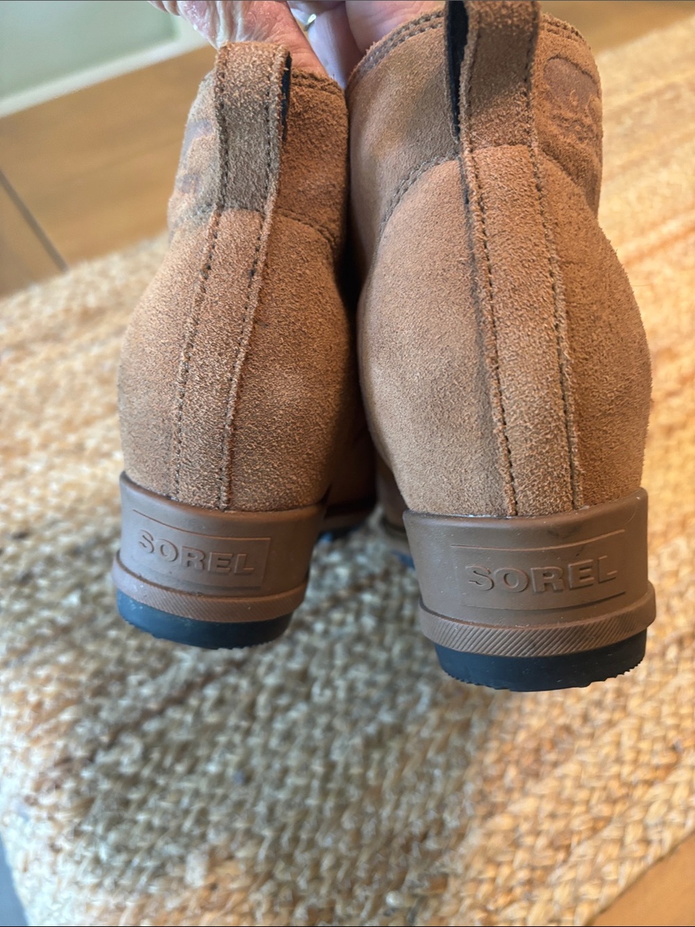 Sorel Chelsea Boots in Brown Suede - Picture 4 of 6